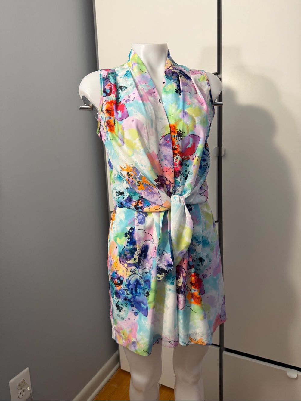 Sleeveless Watercolor Floral Tie-Front Mini Dress in Multi-Color